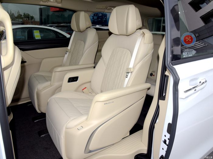 新车别克GL8陆尊